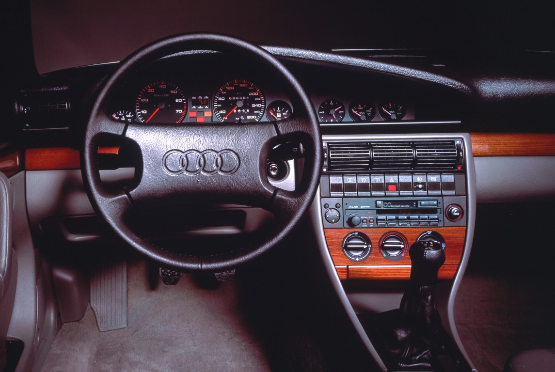 Audi 100 Avant 2.0 E, 113hp (Automatic)